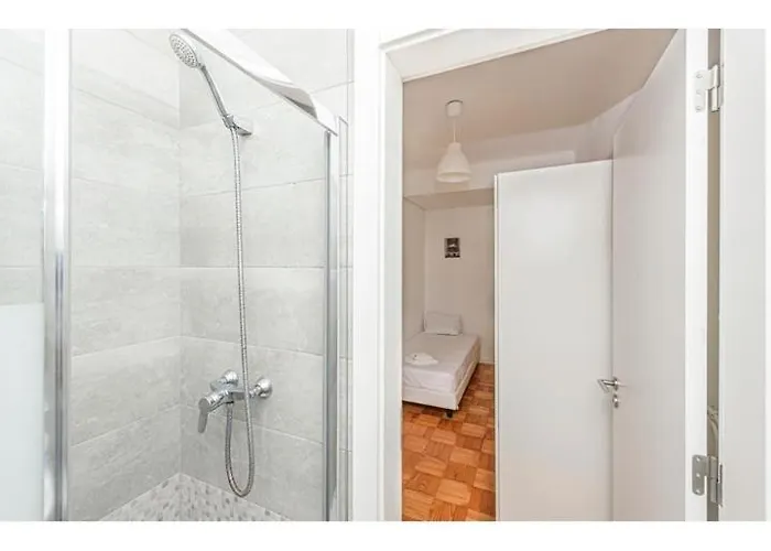 Houze Comfortable In Laranjeiras * Lisboa